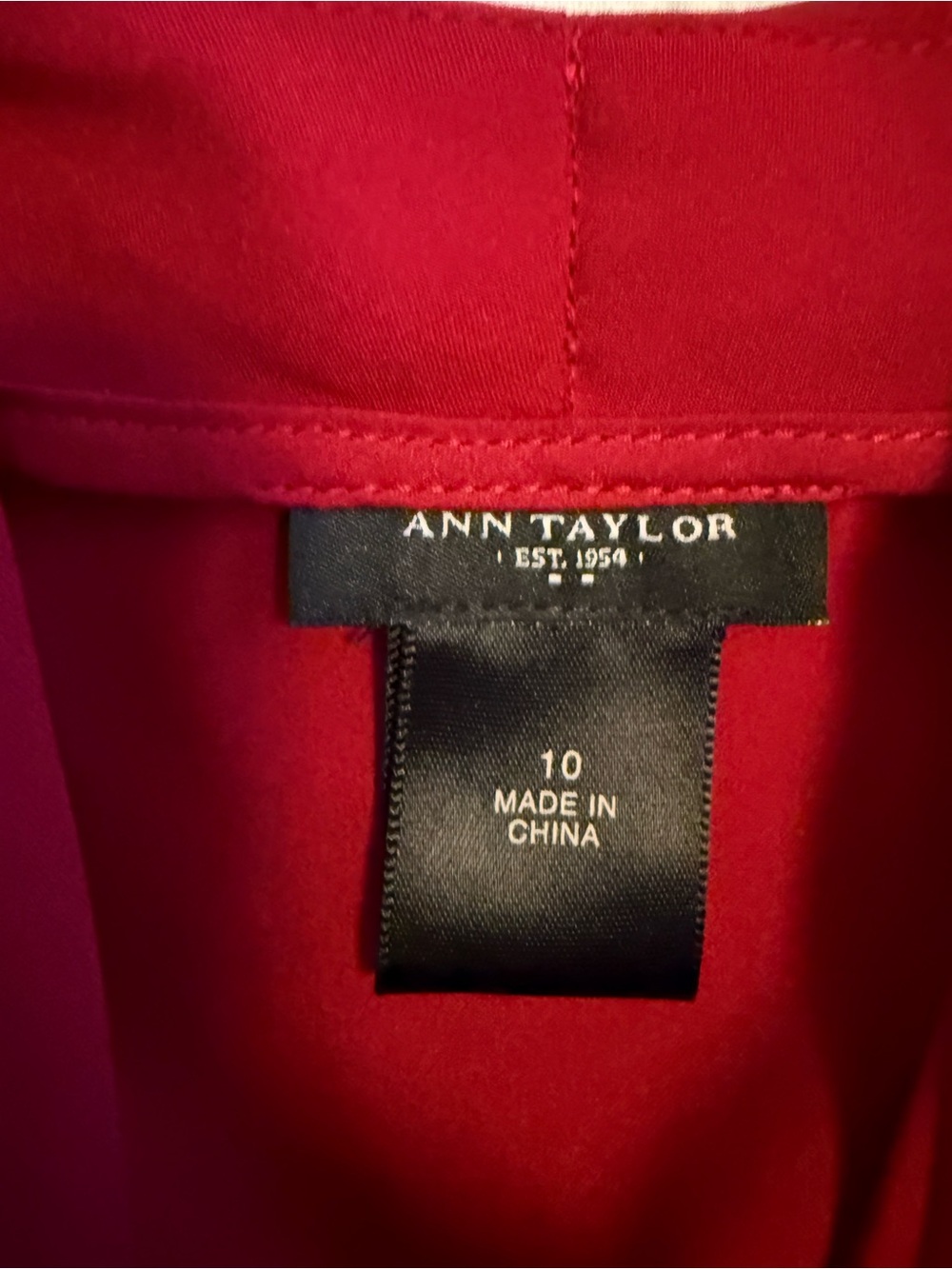 Ann Taylor wine colored Sleeveless Blouse with wrap tie Size 10 - Picture 3 of 3